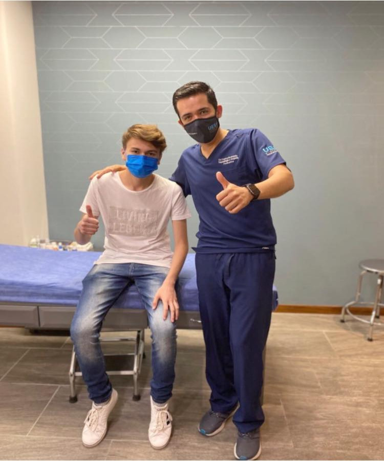 Rodillas en valgo con rótula alta 1